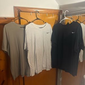 3 XXL Nike T shirts